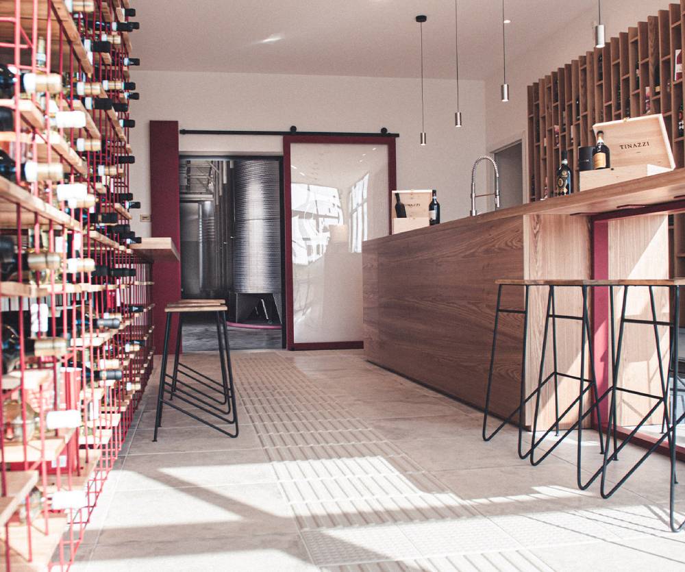 tinazzi-wine-shop-1000x835