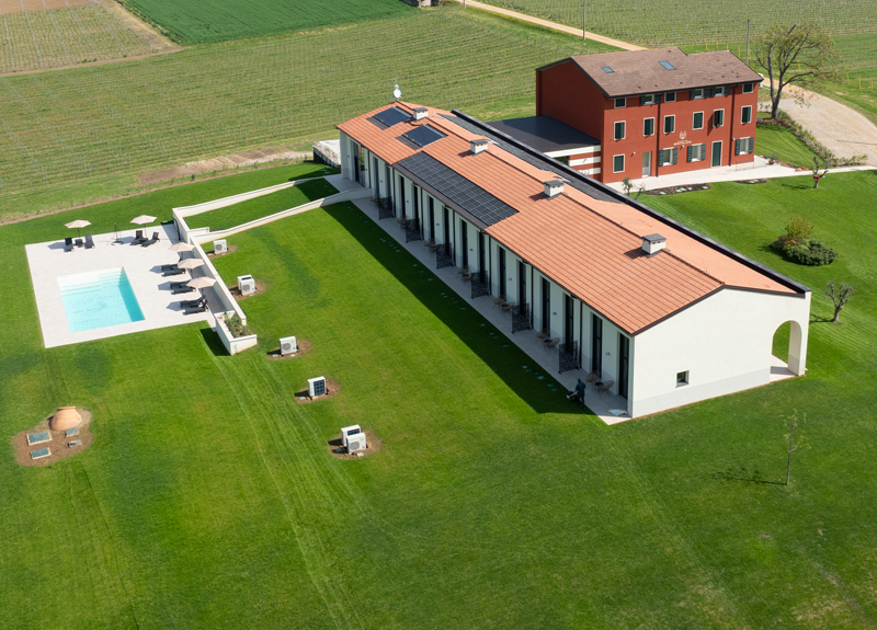Cascina Montelupo è ufficialmente aperta: il nuovo luxury agriturismo sul Lago di Garda